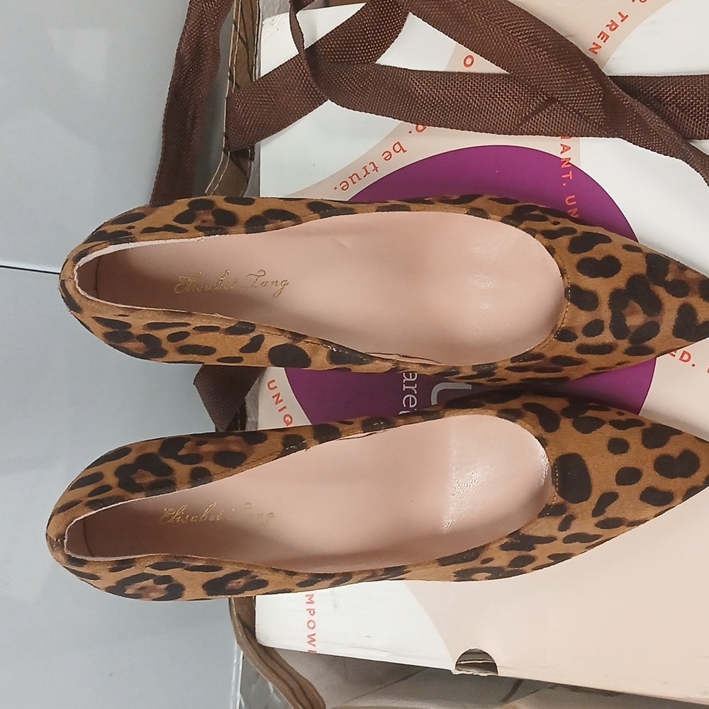 🆕️ Leopard print heels - Picture 5 of 9